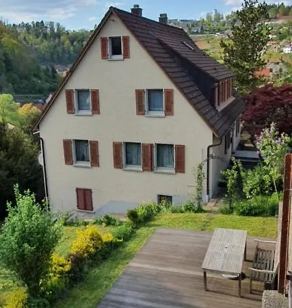 Grosse Mit 2 Schlafzimmern Apartment *