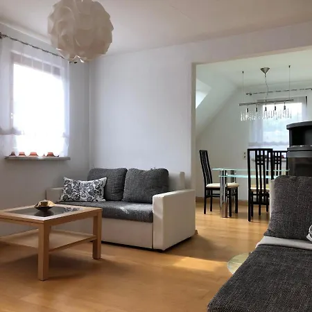 Grosse Mit 2 Schlafzimmern Apartment *
